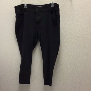 Basic black capris